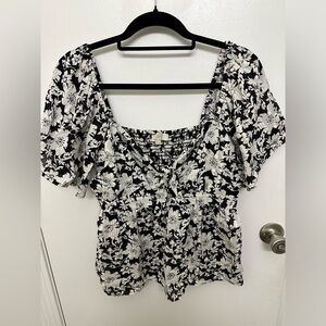 Loft Black & White Smocked Floral Knot Tie Top, Size M